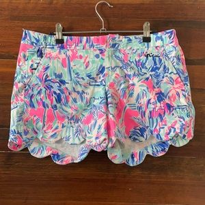 Lilly Pulitzer 5 inch Buttercup stretch short